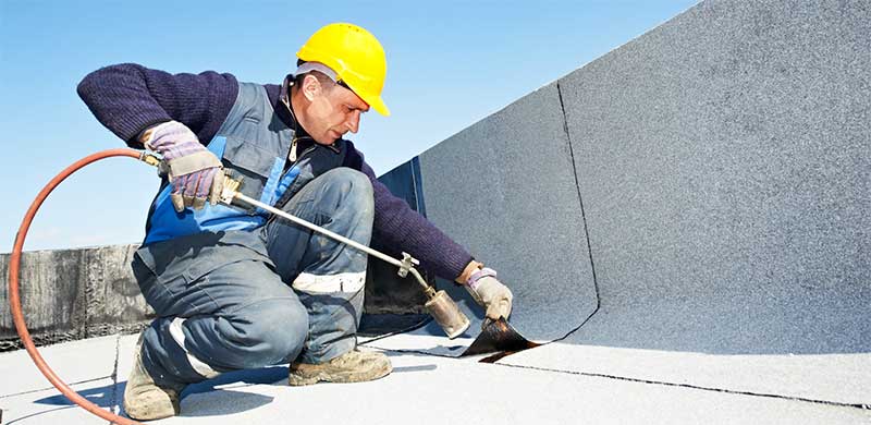COUVREUR THÉO BRETAGNE : artisan couvreur dans les Côtes-d’Armor (22) et le Finistère (29). Travaux de charpente, de couverture, dépannage et recherche de fuite… de zinguerie, de démoussage et nettoyage toiture, de peinture hydrofuge, d’étanchéité toit plat, d’isolation des combles, de ravalement peinture façade et de nettoyage des extérieurs.